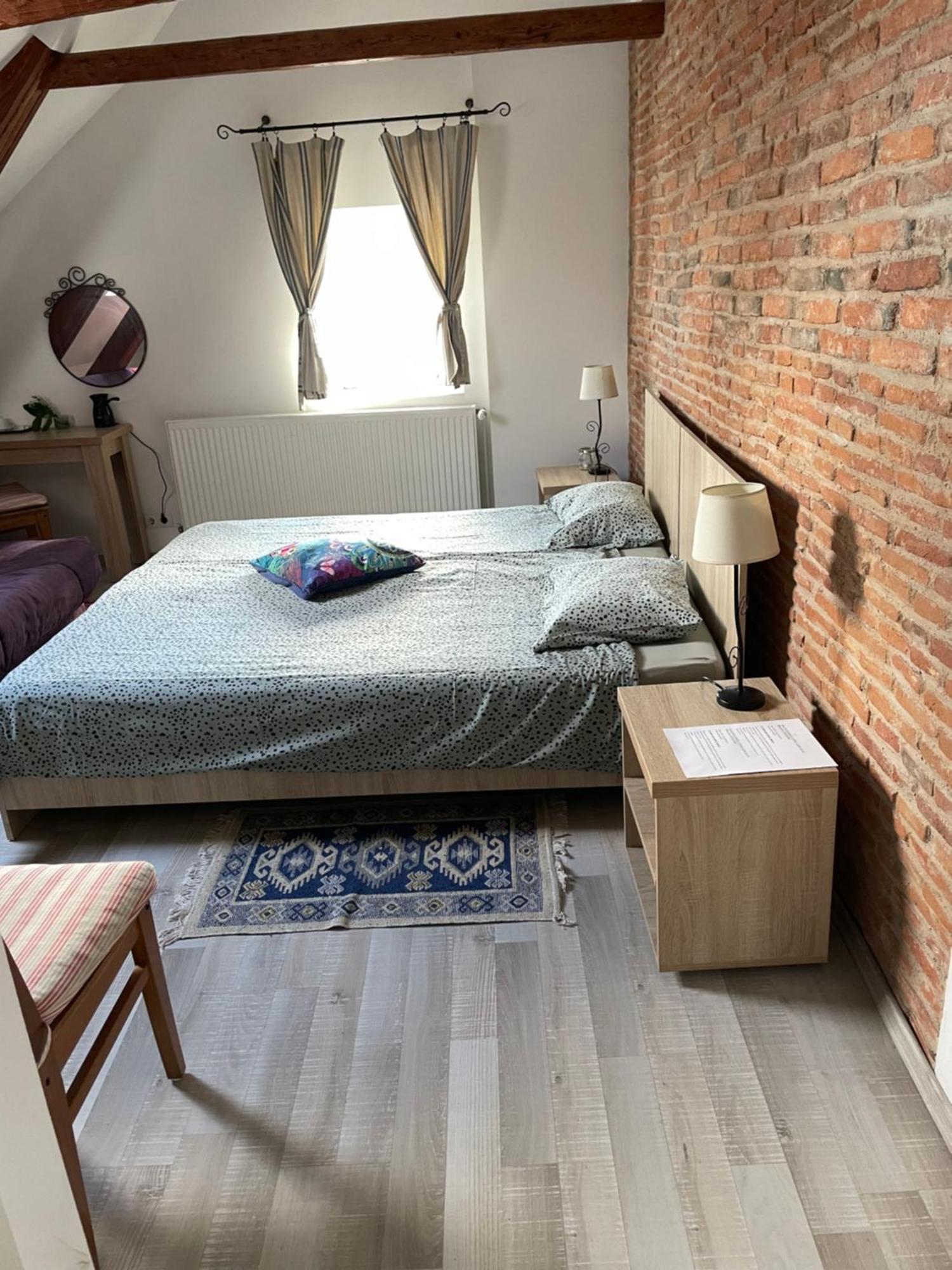 Blue House Hotel Брашов Екстериор снимка