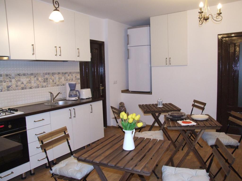 Blue House Hotel Брашов Екстериор снимка