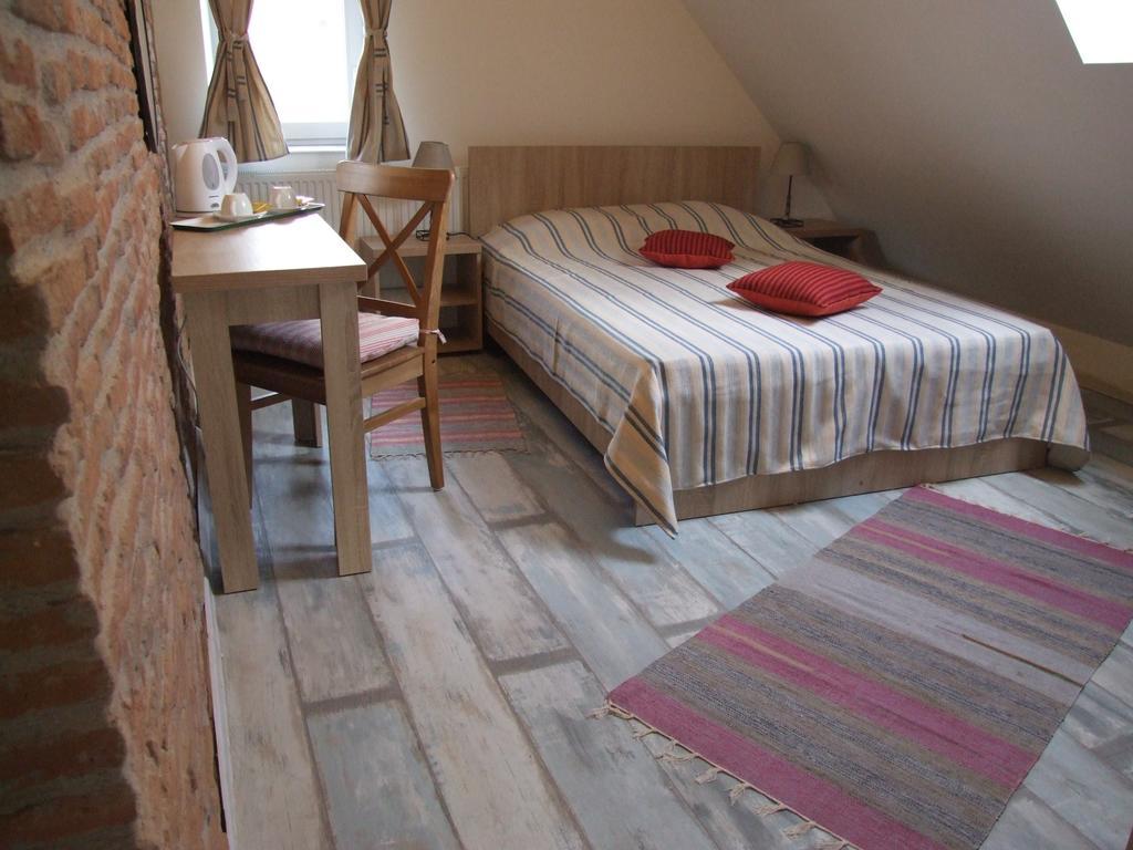 Blue House Hotel Брашов Екстериор снимка