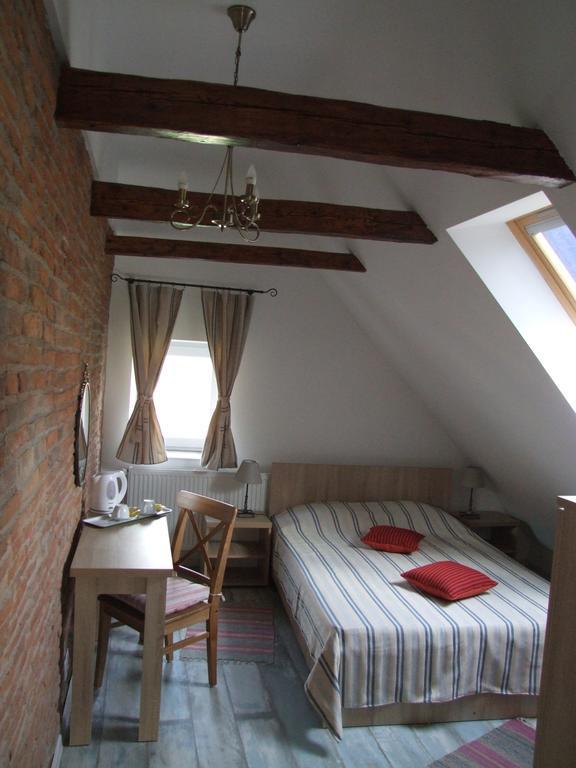 Blue House Hotel Брашов Екстериор снимка