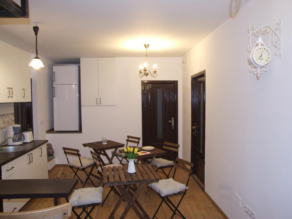 Blue House Hotel Брашов Екстериор снимка