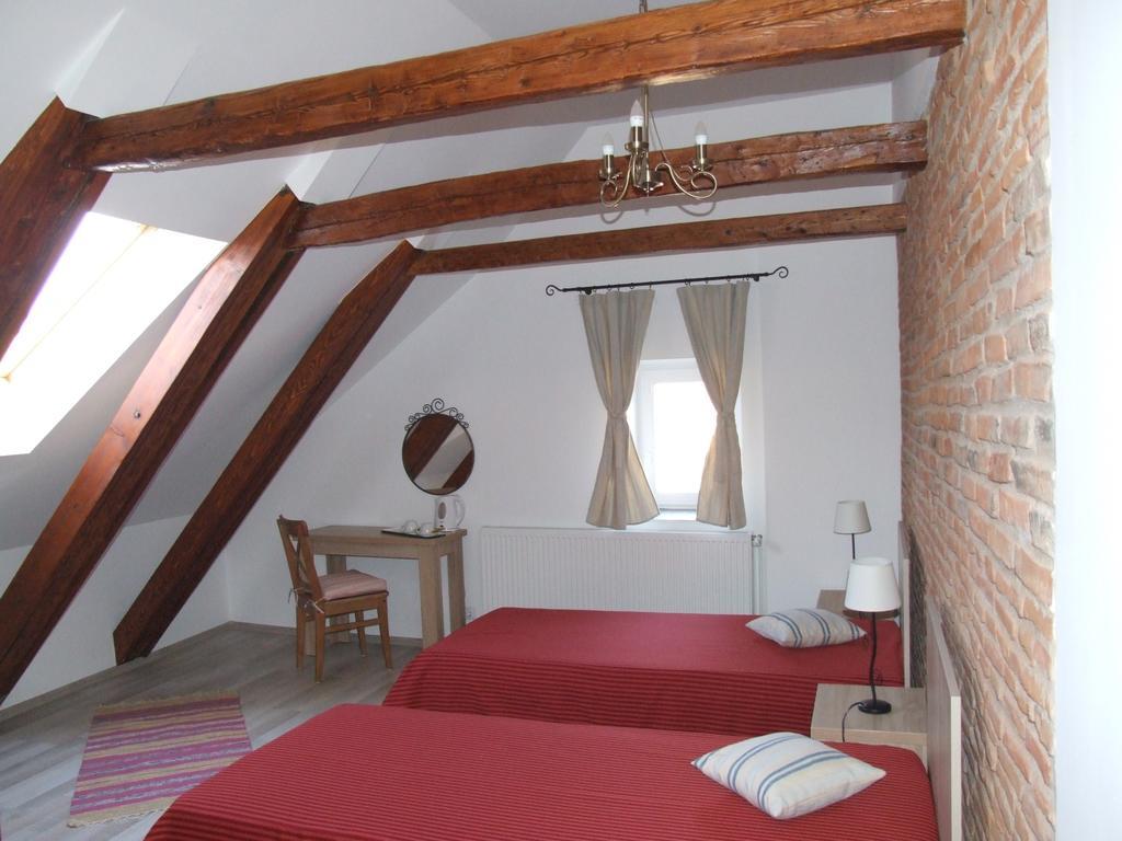 Blue House Hotel Брашов Екстериор снимка