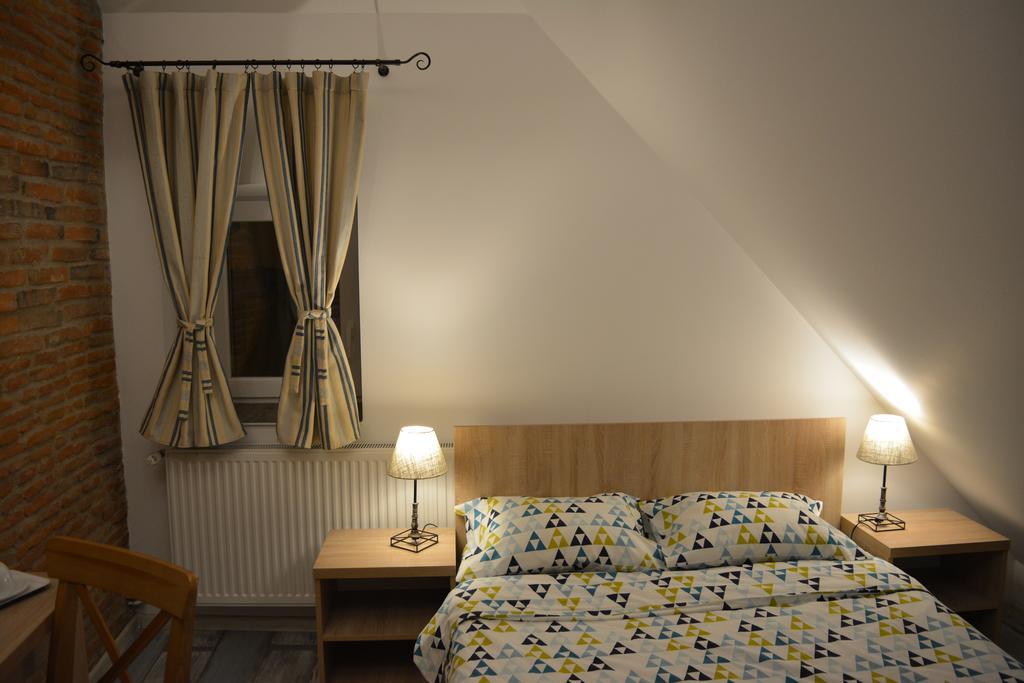 Blue House Hotel Брашов Стая снимка