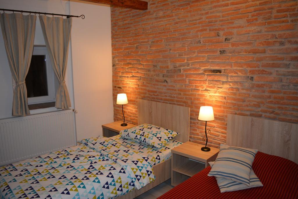 Blue House Hotel Брашов Екстериор снимка