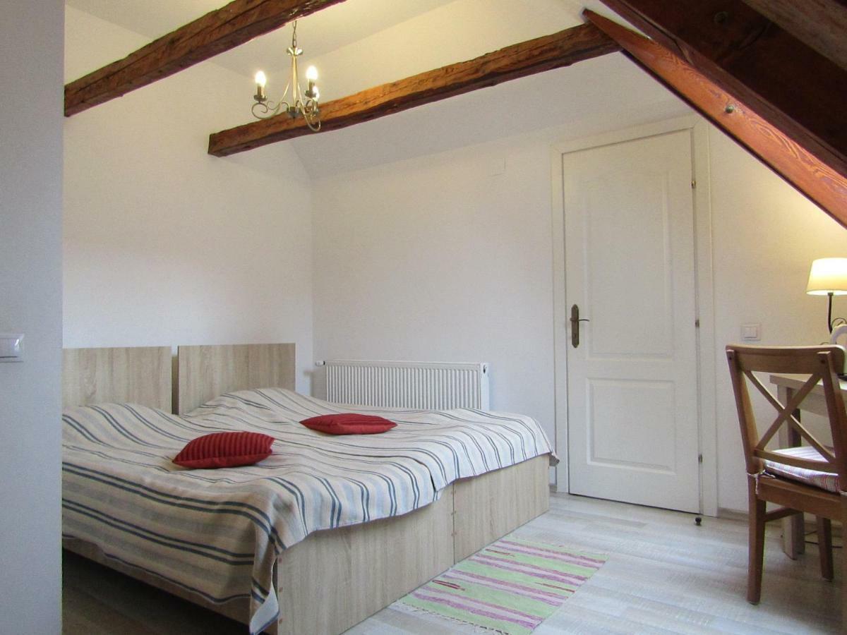 Blue House Hotel Брашов Екстериор снимка