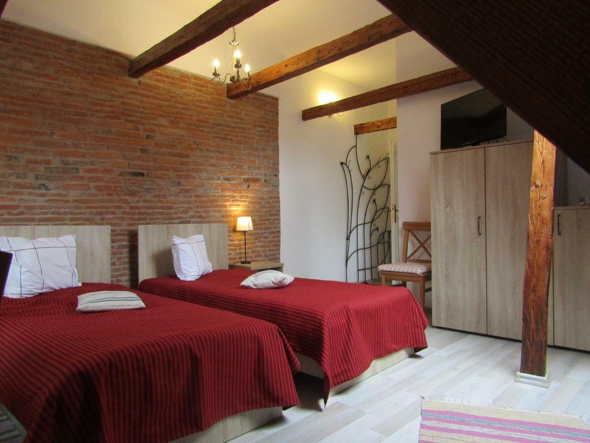 Blue House Hotel Брашов Екстериор снимка