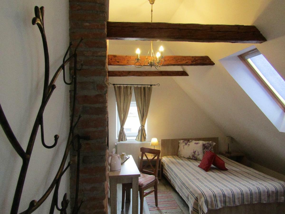 Blue House Hotel Брашов Екстериор снимка