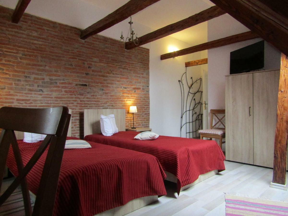 Blue House Hotel Брашов Екстериор снимка