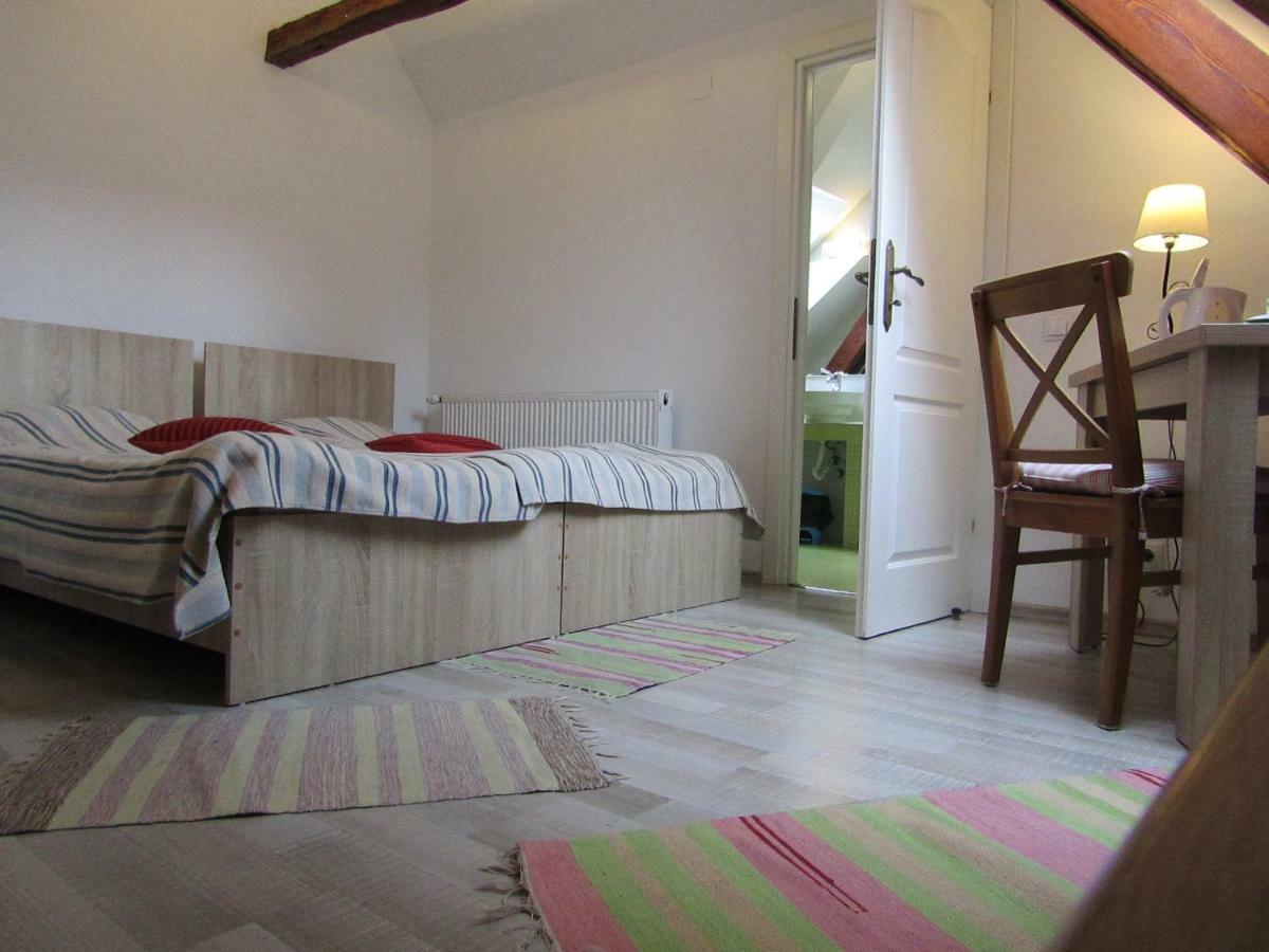 Blue House Hotel Брашов Екстериор снимка