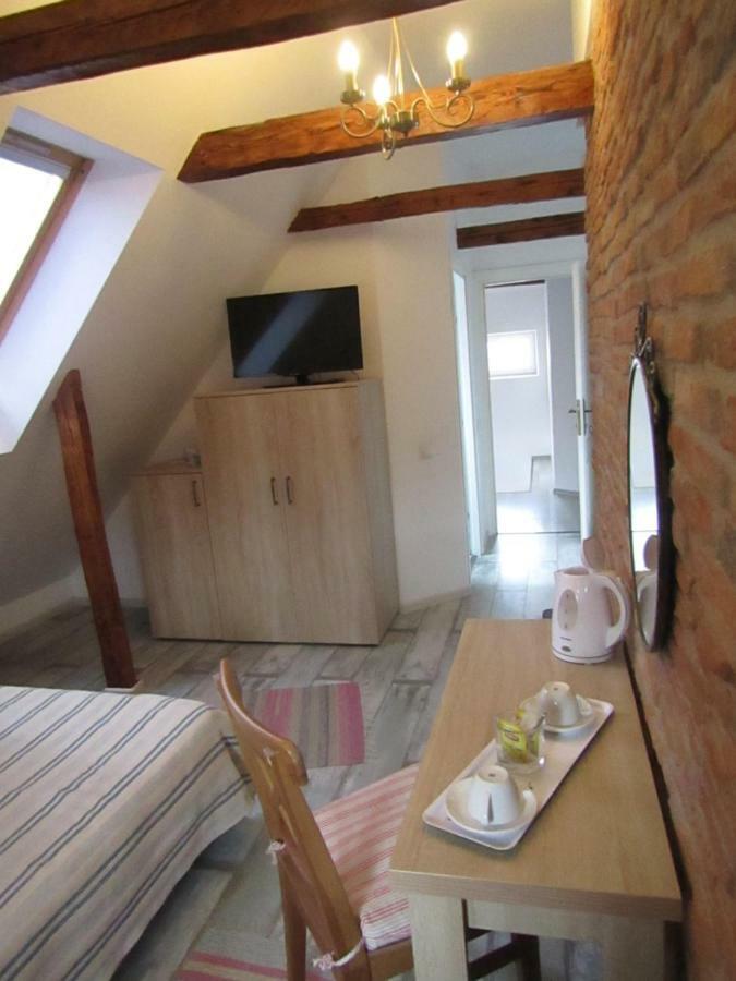 Blue House Hotel Брашов Екстериор снимка